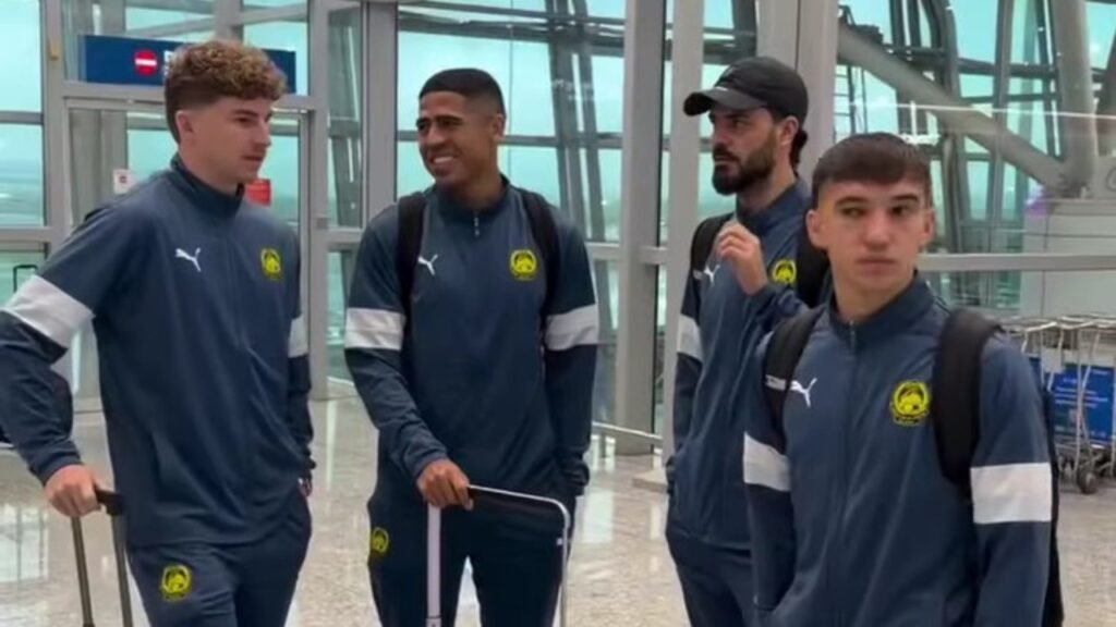 Brad Tapp, Bergson, Paulo Josue, dan Manuel Hidalgo saat akan berangkat ke Jakarta, Indonesia untuk mengikuti FIFA ASEAN Cup 2026./Instagram @malaysia_nt