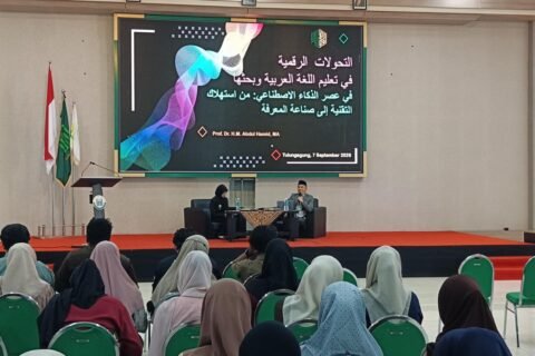 Acara seminar dengan tema “Transformasi Pembelajaran dan Penelitian Bahasa Arab di Era AI”.