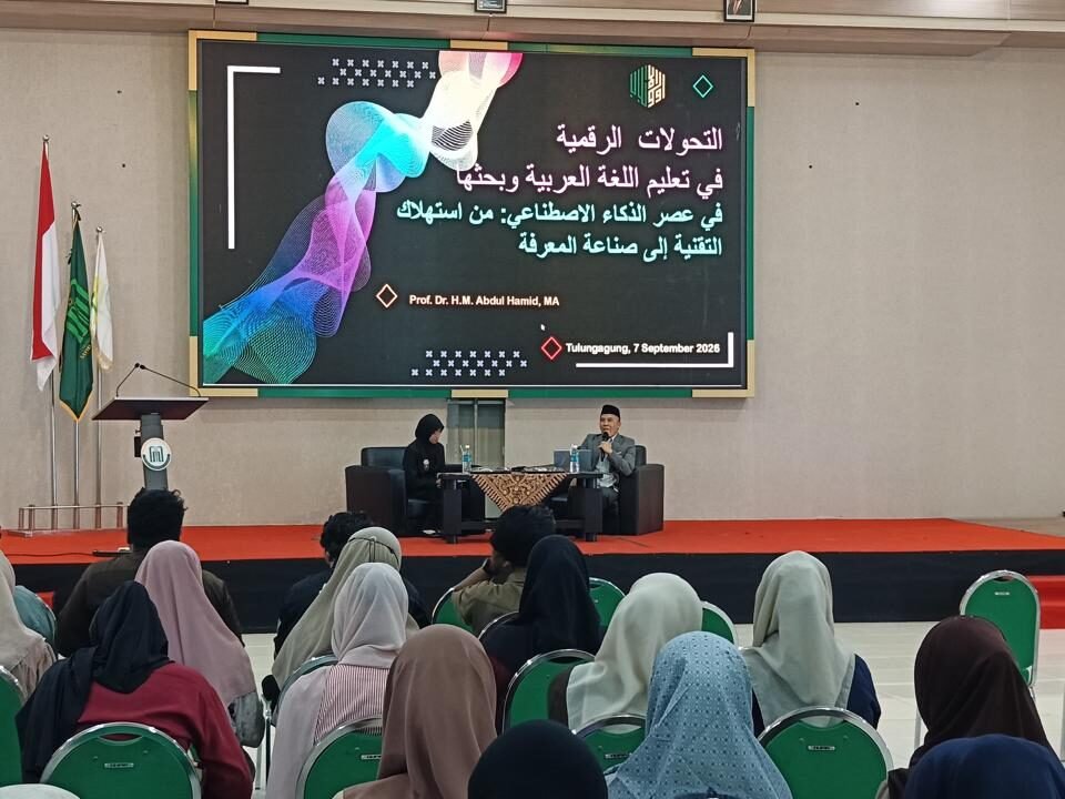 Acara seminar dengan tema “Transformasi Pembelajaran dan Penelitian Bahasa Arab di Era AI”.
