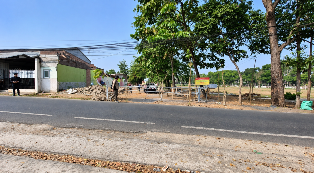 Pemasangan Pagar pada RTH Buring.