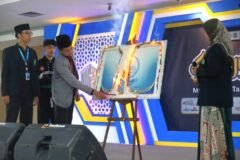 Simbolis pembukaan acara