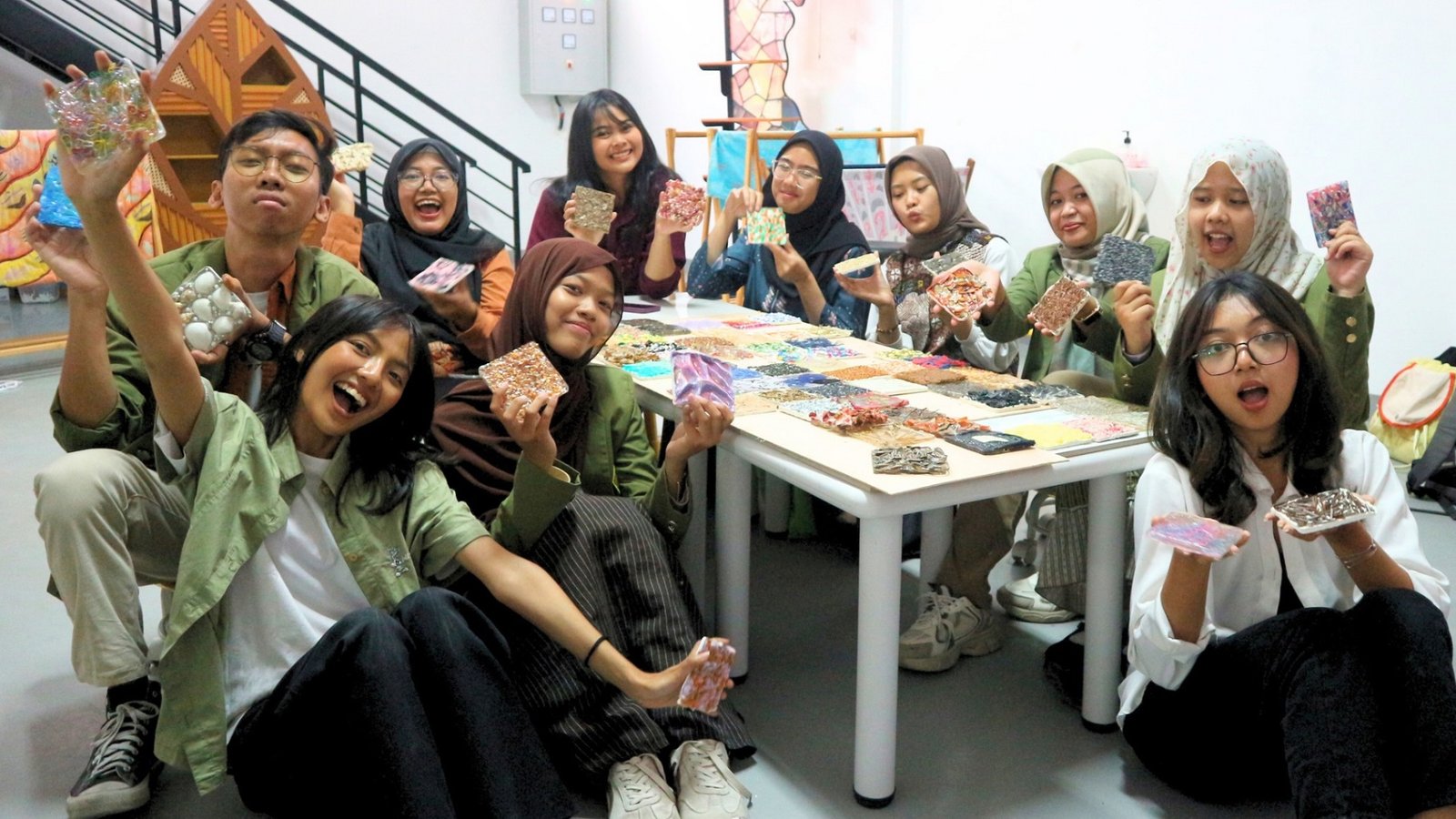 KUBIC: Inovasi Digital Material Library Berbasis Limbah dari mahasiswa Desain Interior UPNVJT