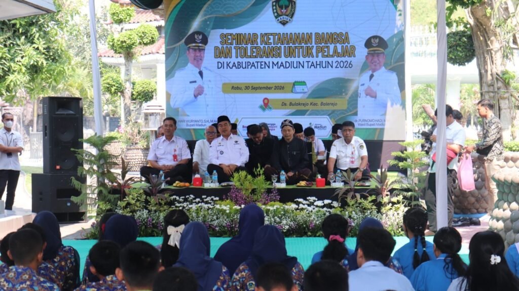 Bupati Madiun menghadiri Seminar Ketahanan Pangan dan Toleransi Pelajar di Desa Bulakrejo Kecamatan Balerejo, Kabupaten Madiun (30/9/2026)./dok.DNY-HUM