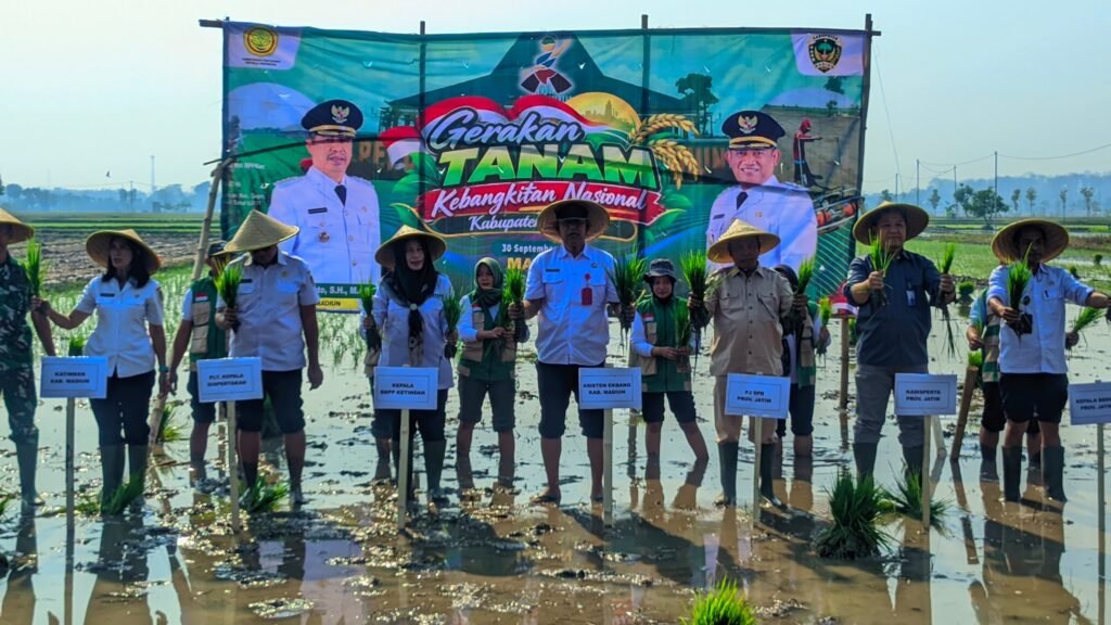 Gerakan Tanam Serempak untuk kebangkitan nasional di Wonoasri, Kabupaten Madiun pada 30 September 2026./dok.DNY-Kominfo