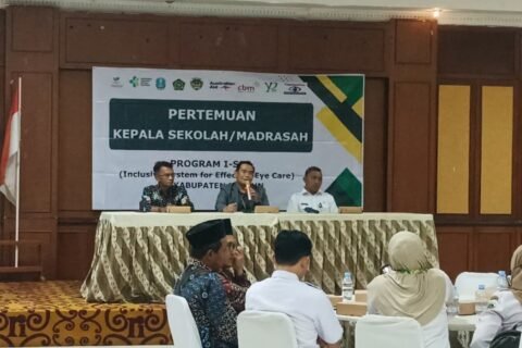 Yayasan Paramitra dan Kepala Sekolah jenjang SMP-Madrasah Madiun mengadakan diskusi publik untuk mematangkan layanan kesehatan mata inklusif./dok.DNY