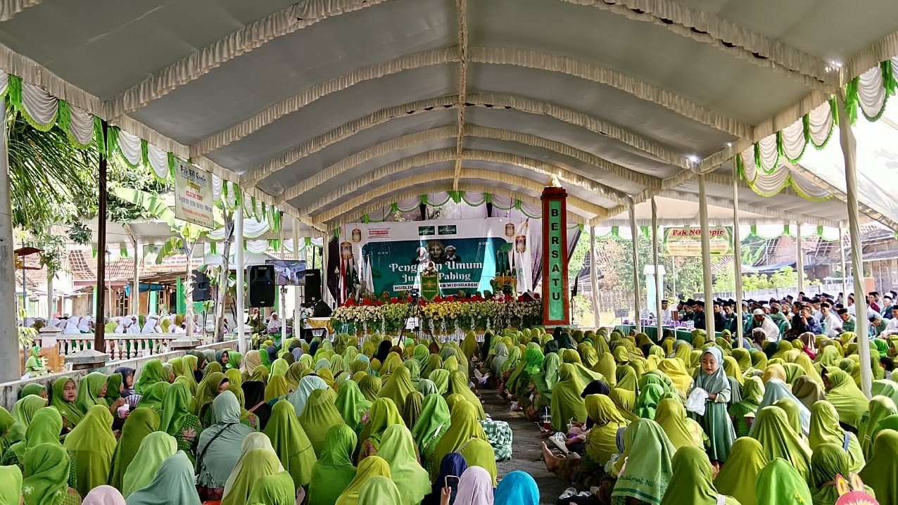 Pengajian Jumat Pahing Muslimat NU Widodaren Ngawi turut menyambut HSN 2026 di Pertigaan Tugu Tanjungrejo (2/10)./dok.QONY