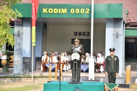 Kodim Ponorogo menggelar upacara HUT ke-81 TNI 2026, Senin (5/10)./dok.DNY