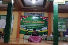 Gus Habib Bahaudin dari Sragen dalam acara Lailatul Ijtima PRNU Kauman di Masjid Al Hidayah Wonosari, Jumat (9/10/2026) malam./dok.QONY