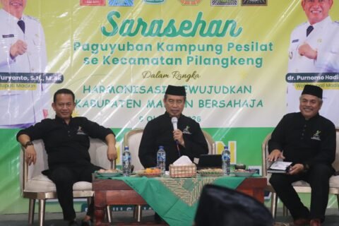 Bupati Madiun Hari Wuryanto saat sarasehan Kampung Pesilat di Pilangkeng, Jumat (9/10)./dok.DNY-Kominfo