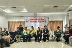 UIN Sunan Ampel Surabaya menggelar Penguatan Moderasi Beragama untuk memperkuat kerukunan pemuda lintas agama, Sabtu (10/10)./dok.QONY