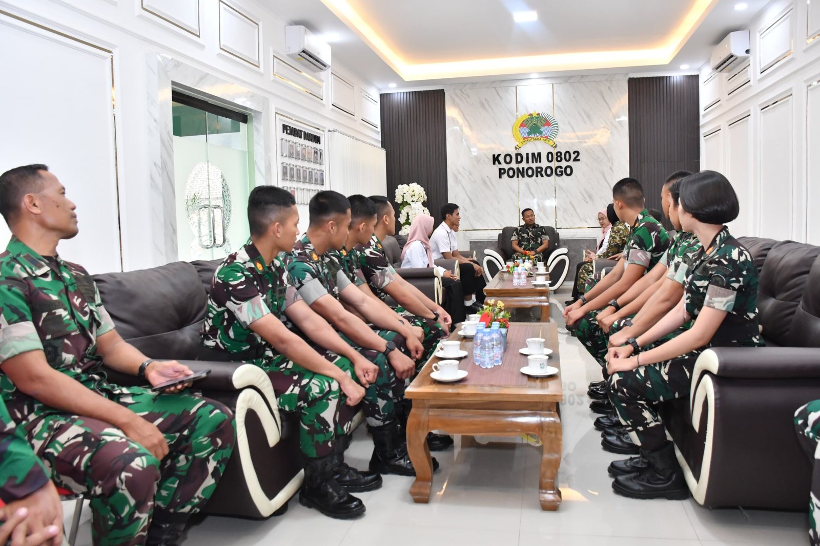 Kadet Unhan RI mengunjungi Kodim Ponorogo, Senin (12/10)./dok.DNY