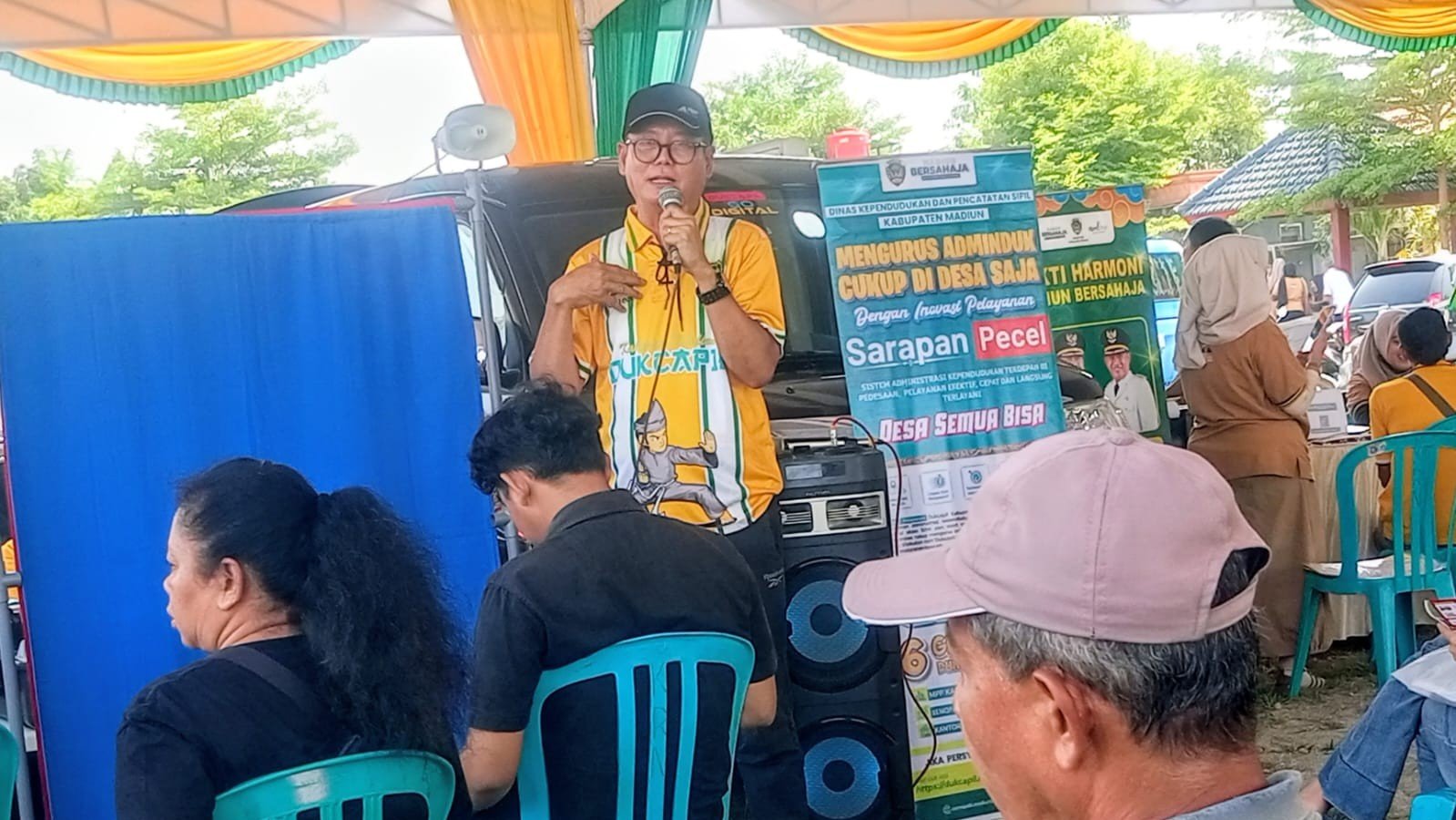 Kabid Disdukcapil Madiun Bidang Pengolahan Informasi Administrasi Kependudukan, Sayogya dalam program Leladi Sesami 2026./dok.DNY