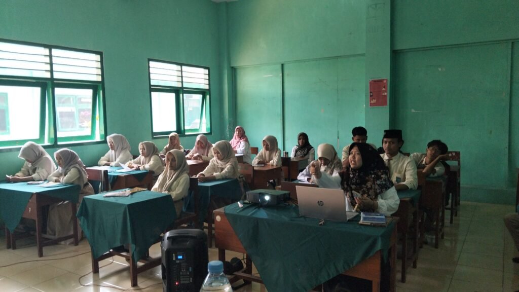 Siswa dan guru SMA Islam NU mengikuti workshop