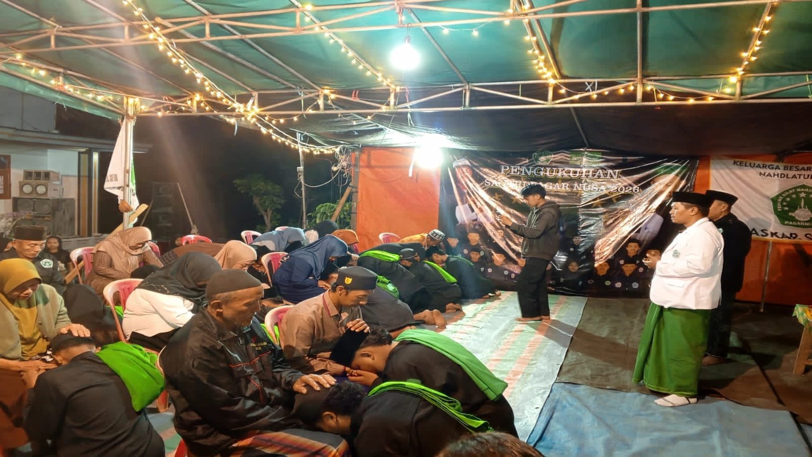 Enam belas santri Pagar Nusa Ampel Gading dibaiat, Jumat (18/9) di Tirtoyudo, Malang./dok.ROF