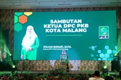 Ketua DPC PKB Kota Malang, Hj. Hikmah Bafaqih, M.Pd., saat menyampaikan pidato politik dan arahannya di hadapan para kader serta tamu undangan.