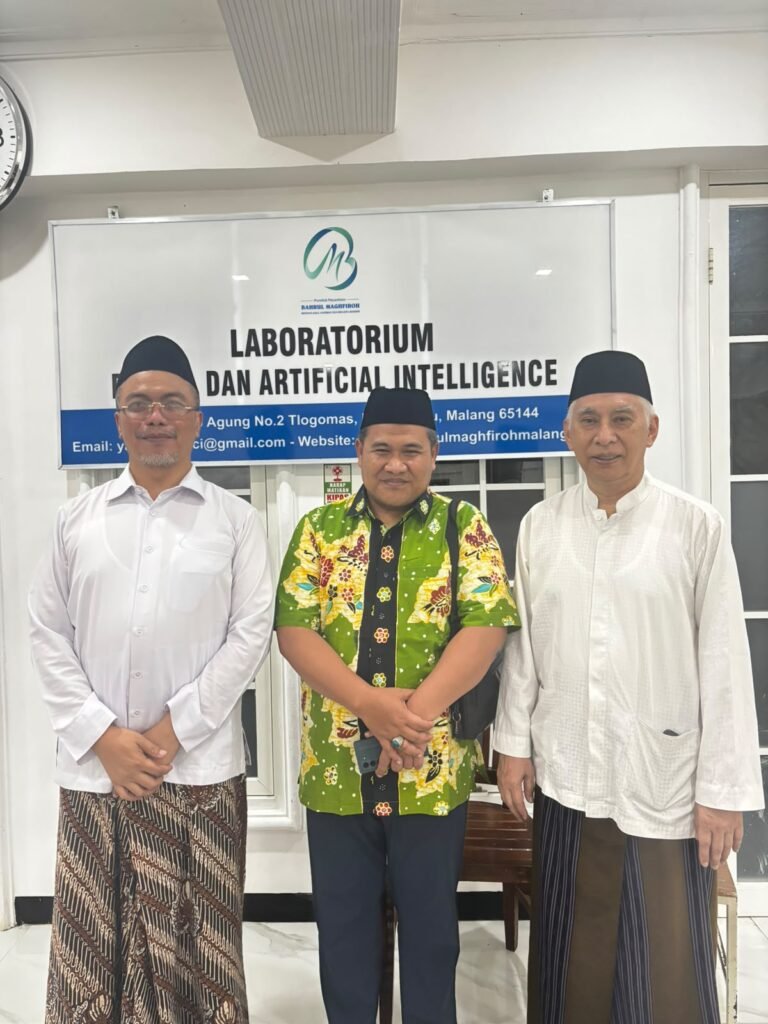 Direktur Bina Dakwah Pesantren dan Diniyah Formal Kemenag RI, Dr. Mahrus, M.Ag., saat melakukan kunjungan kerja di Pesantren Bahrul Maghfiroh Malang.