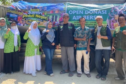 Merespons dampak kekeringan, NU Care LAZISNU, UPZIS, dan PAC Fatayat NU Ngawi menyalurkan 36.000 liter air bersih./dok.QONY