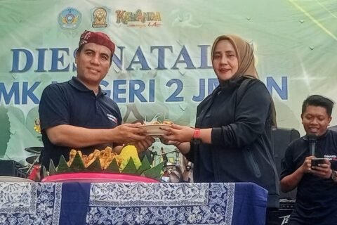 Tiga penghargaan nasional menjadi kado HUT ke-22 SMKN 2 Jiwan, Madiun./dok.Galuh Ari