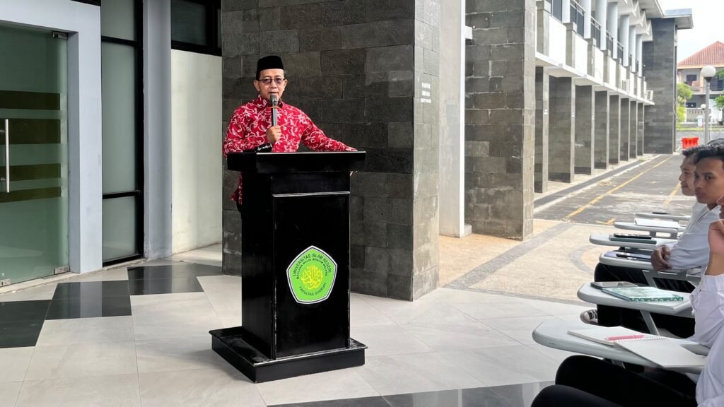 WD III Miftahul Huda mengajak mahasiswa semangat mengikuti proses rekrutmen anggota Ladec Fakultas Syariah UIN Malang 2026–2027./dok.UIN Malang