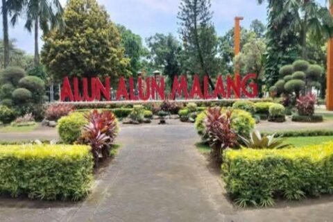 Alun-Alun Malang yang menjadi salah satu taman yang diprioritaskan dalam perawatannya