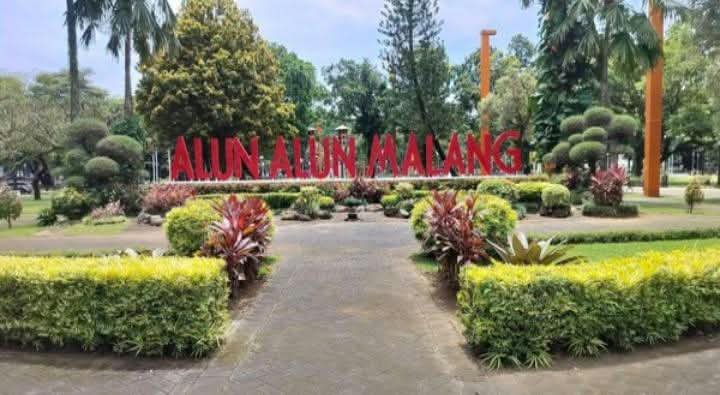 Alun-Alun Malang yang menjadi salah satu taman yang diprioritaskan dalam perawatannya