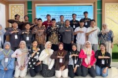 UIN Kediri menggelar Pelatihan Moderasi Beragama bagi 23 pemuda lintas agama se-Kediri Raya untuk membangun komunikasi dan jejaring positif (25/10)./dok.Qony