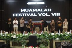 Wakil Dekan III Fakultas Syariah UIN Malang, Miftahul Huda (peci-kiri) membuka Muamalah Festival VIII 2026 (29/10)./dok.UIN Malang