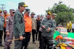 Di hadapan Bupati Madiun Hari Wuryanto, Perhutani menyiapkan 200 juta bibit pemulihan dan antisipasi bencana alam akibat karhutla dan El Nino./dok.Galuh Ari-Kominfo