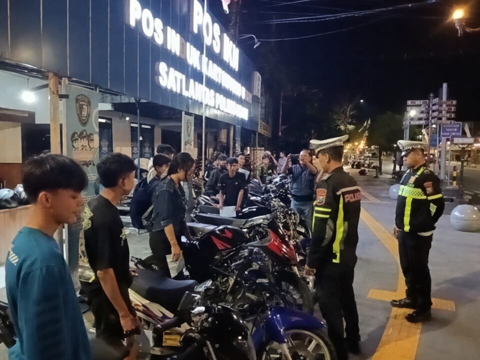 Satlantas-Polres-Ngawi-Tilang-16-Motor-Tidak-Sesuai-Spektek