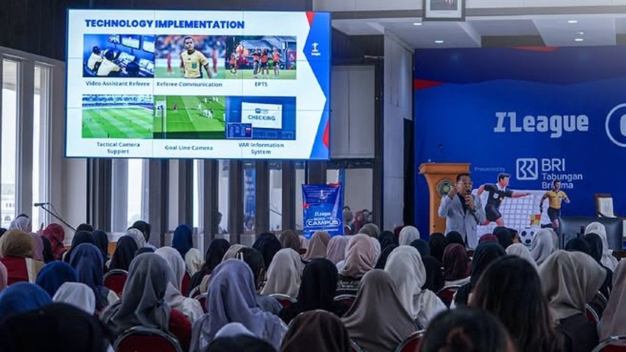 I League Goes to Campus di UMM (12/10), memperkenalkan penerapan teknologi dalam pertandingan sepak bola nasional./Instagram @ileague.id