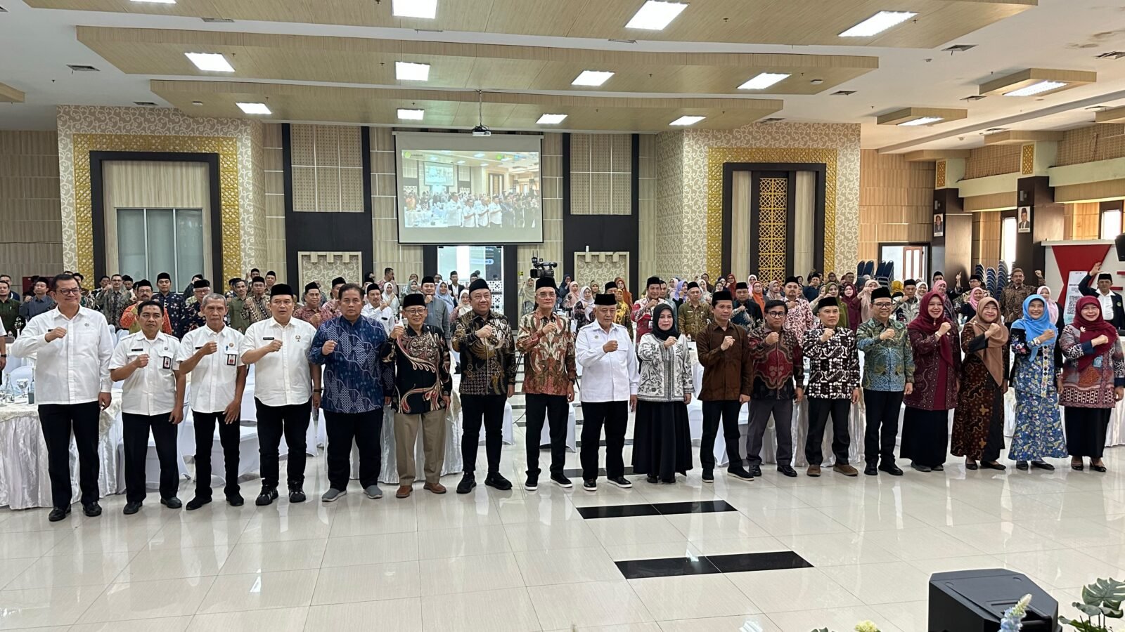 Dokumentasi bersama sarasehan Nasional UIN Malang