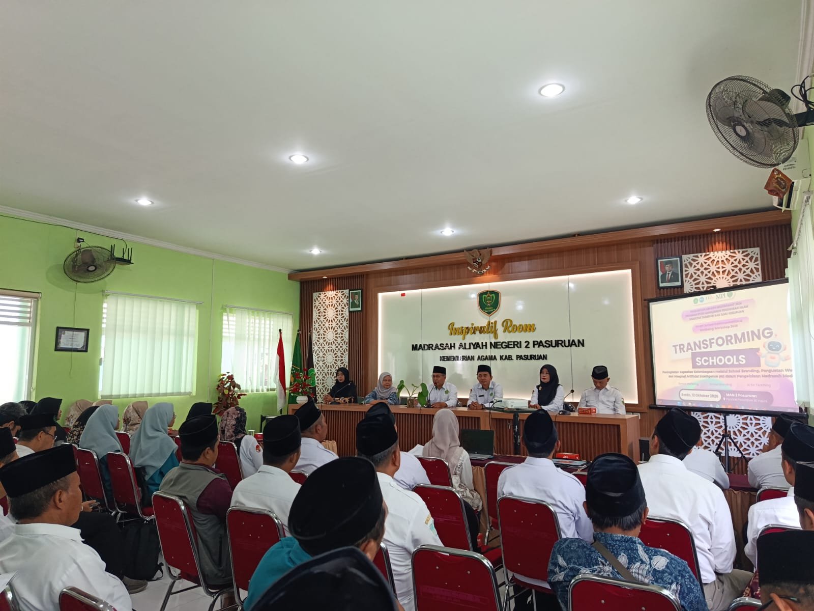 Angkat Isu Well-being, Branding, dan AI, 16 Dosen MPI UIN Malang Dampingi Pengembangan Kelompok Kerja Madrasah (KKM) MAN 2 Pasuruan