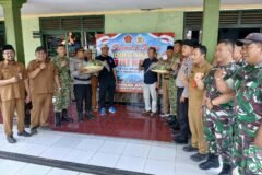 Bawa tumpeng, jalan kaki, dan penuForkopimca Jatiroto bersama PT SGN PG Djatiroto “menyerbu” Koramil 0821/12 Jatiroto untuk memberikan kejutan dan ucapan HUT TNI ke-81, Selasa (6/10/2026).h keakraban
