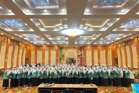 Kekompakan perwakilan dari 44 pimpinan cabang (PW) IPPNU se-Jawa Timur berfoto bersama dalam forummenuju kongres