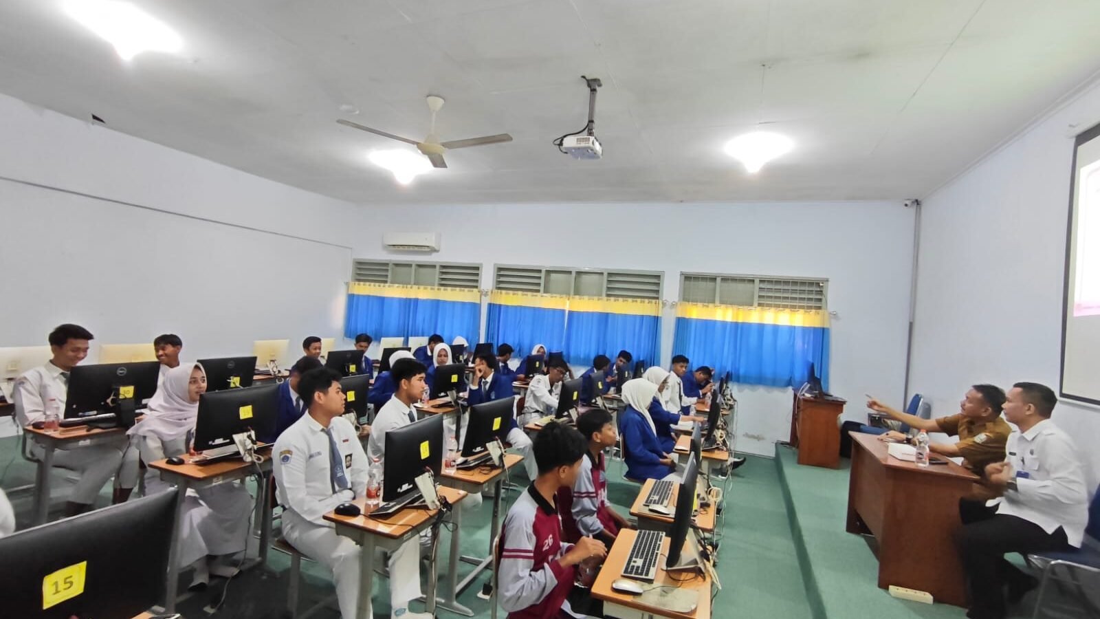 Wujudkan generasi muda yang sehat dan bebas narkoba, BNN Kabupaten Pasuruan bersama pihak SMAN 1 Purwosari sukses gelar penyuluhan bagi para siswa.