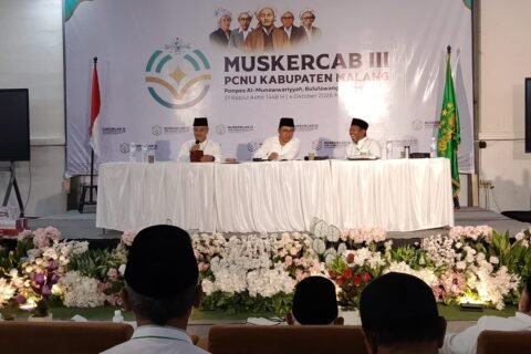 Ketua PCNU Kabupaten Malang Membacakan hasil sidang pleno Muskercab III di Pesantren Al Munawariyah Bululawang