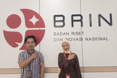 Dokumentasi Mahasiswa dengan Pembimbing Lapangan di BRIN KST B.J. Habibie, Serpong.