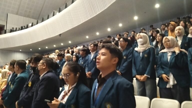 Mahasiswa FEB UB ikut acara Dies Natalis ke-65, Lustrum XIII