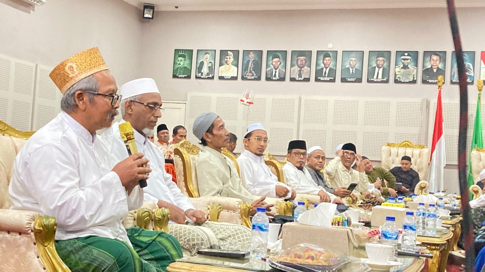 Para ulama dan tokoh agama saat menyampaikan pandangan dan kritik terkait polemik regulasi sound horeg di Pasuruan.