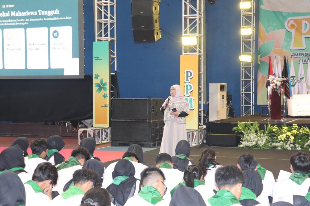 Ketua ULTKSP FBiPK UB, Dwi Retnoningsih, S.P., M.P., Ph.D., saat menyampaikan materi pentingnya menjaga ketangguhan mental dan pencegahan kekerasan seksual dalam perjalanan akademik mahasiswa.