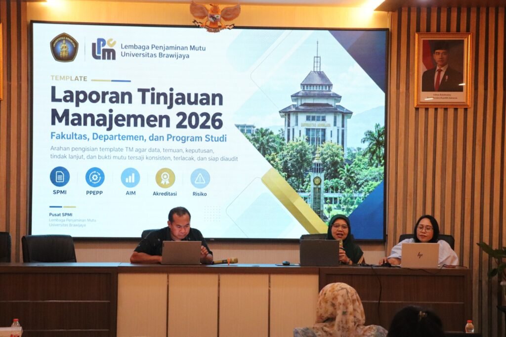 Paparan materi utama mengenai Laporan Tinjauan Manajemen dan instrumen penjaminan mutu