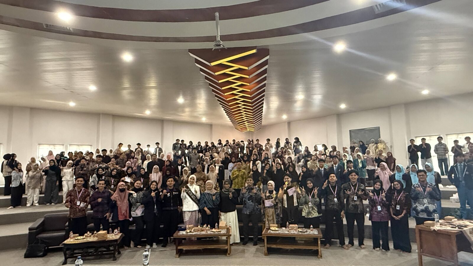 Seluruh Peserta Festival Bulan Pendidikan, Aula Saintek UIN Malang