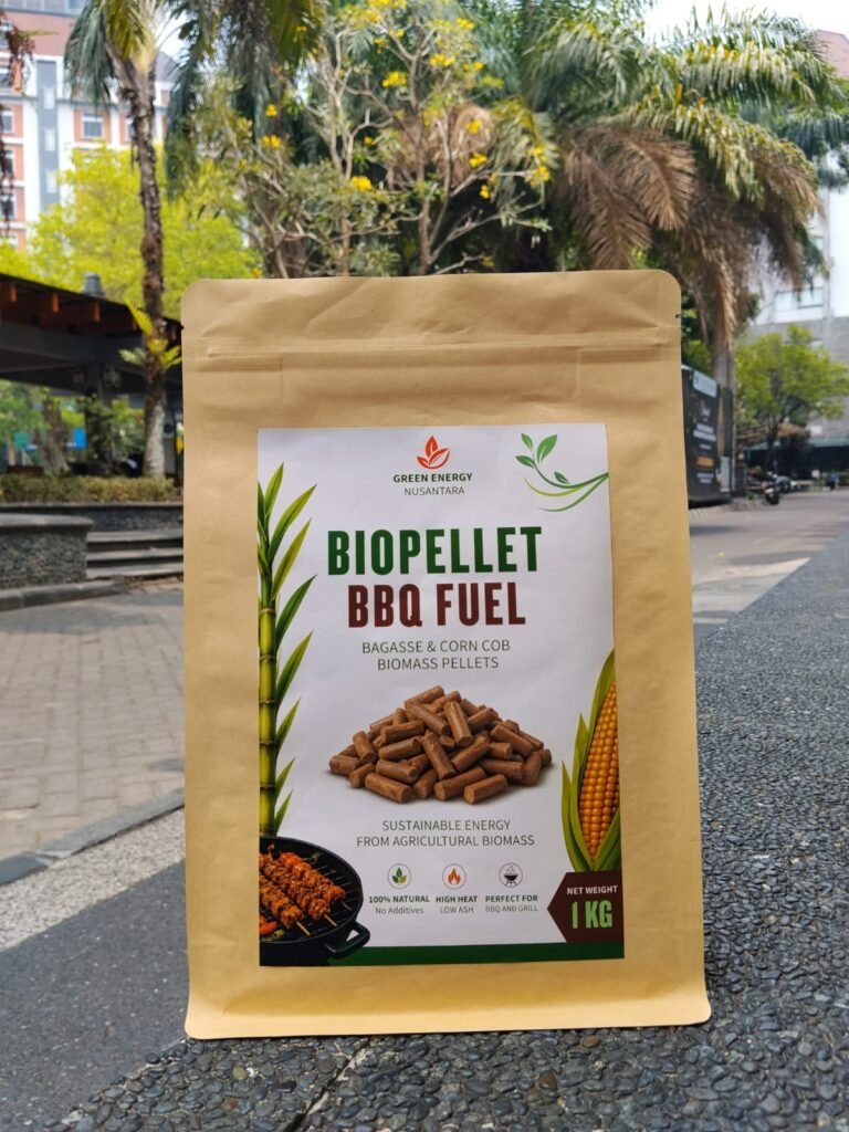 Prototipe kemasan produk biopelet ampas tebu dan tongkol jagung hasil kolaborasi FTAB UB dan BRIN.