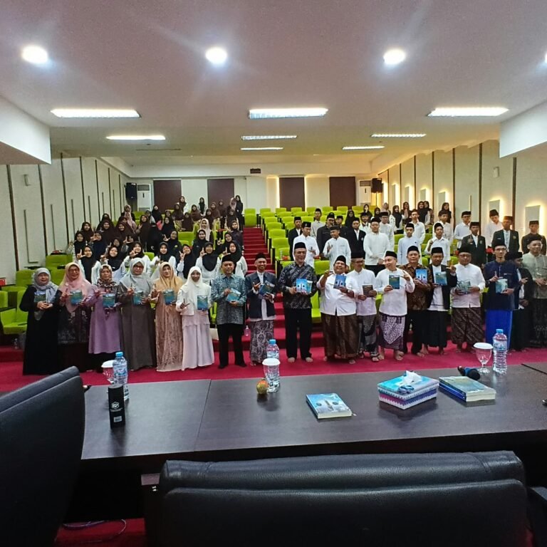 Lomba Menulis Cerita Humor Santri yang digelar di MAN 2 Kota Malang.