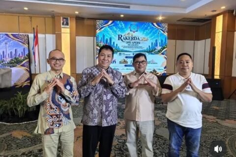 H Makhrus Sholeh bersama jajaran pengurus usai menghadiri Rakerda APERSI 2026.