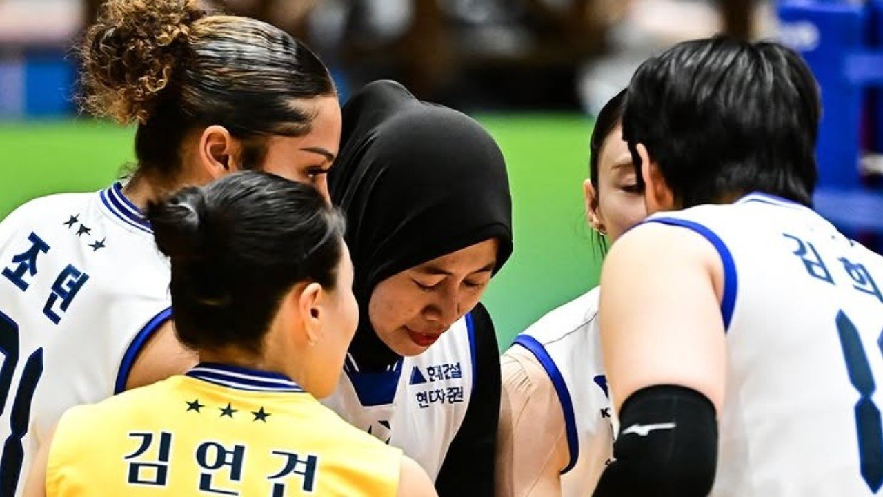 Megawati Hangestri mencetak 14 poin saat Hyundai Hillstate kalah di laga pertama Grup B KOVO Cup 2026 di Yeosu (14/10)./Instagram @hdecvolleyballteam
