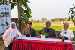 Suasana santai namun penuh diskusi bernas dalam podcast JAWARA (Jagongan Wakil Rakyat) bersama Komisi II DPRD Kabupaten Pasuruan.