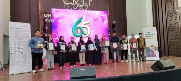 LPH memberikan sertifikat di Ged. Sp