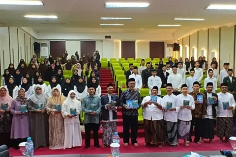 Gus Shampton dan Peserta Workshop dan Lomba Menulis Humor