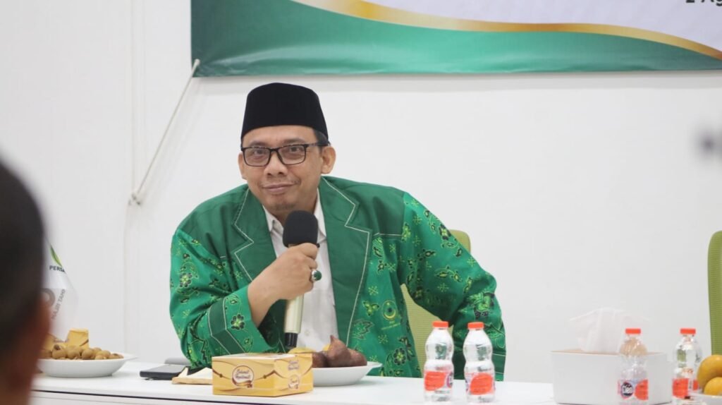 KH. Nur Ihsan Zaidi, Ketua Dewan Pertimbangan Pusat Persatuan Ummat Islam (PUI) sekaligus Wakil Ketua Komisi Dakwah MUI Pusat, saat menyampaikan pandangannya mengenai pentingnya merespons aspirasi masyarakat dan menjaga sensitivitas publik.